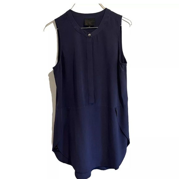Quinn Tops - Quinn CHANIN HENLEY‎ Split Hem Tunic Navy overlapping side 100% Silk Small